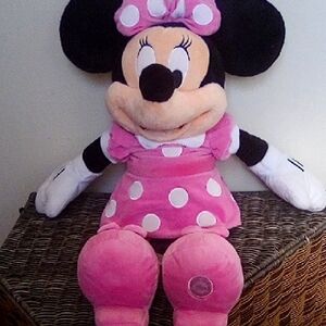 Minnie Mouse 24 Inch Plush NWOT